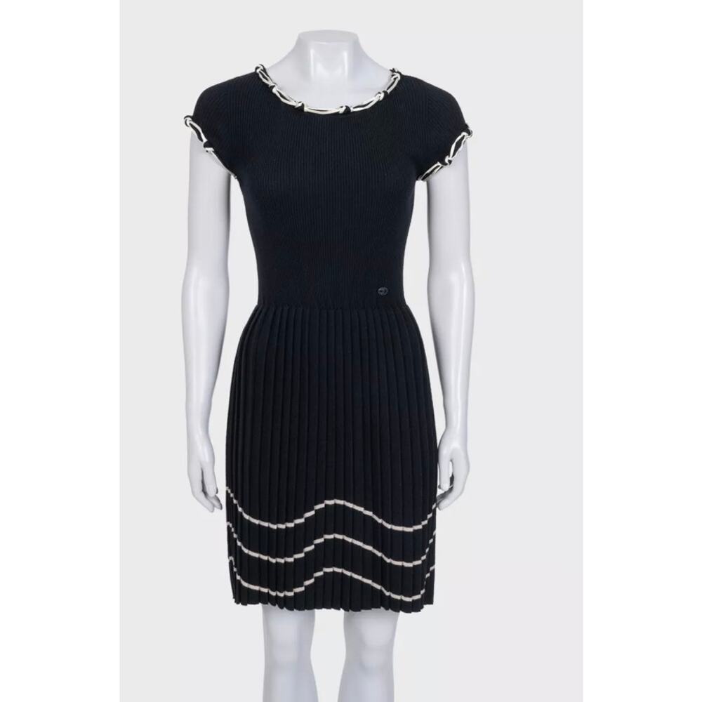 Chanel Fitted Wool Dress Black Fall 2007 Sz.36